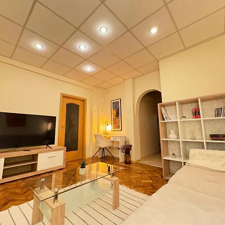 Cozy And Quiet Апартаменты София
