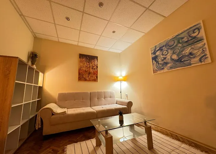 Cozy And Quiet 소피아