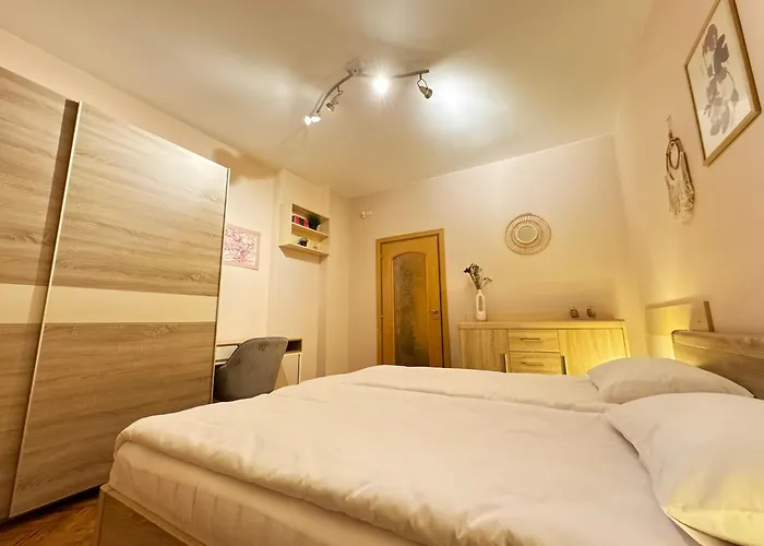 Cozy And Quiet Apartment